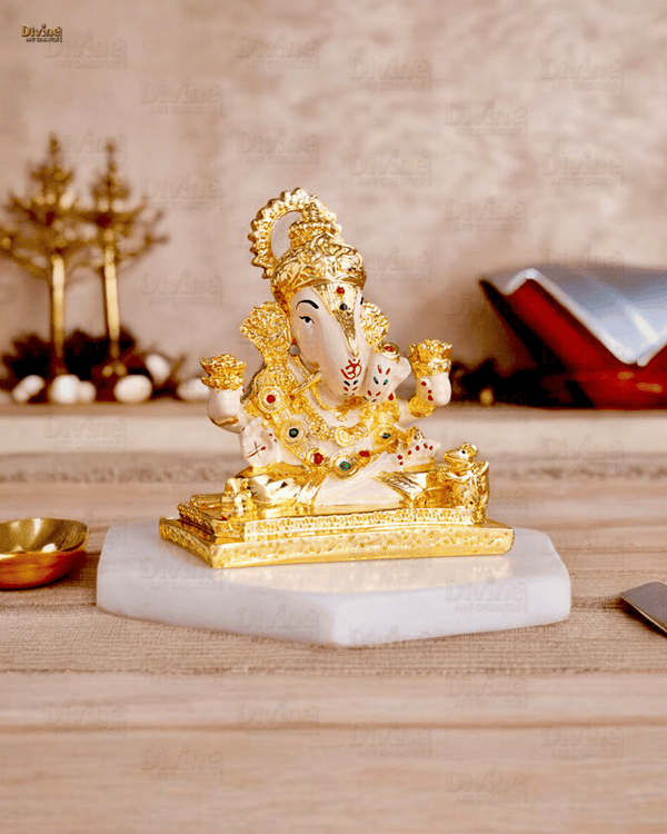 Dagdusheth Halwai Ganpati Murti – Gold Plated Lord Ganesha Idol (3.5 Inch)